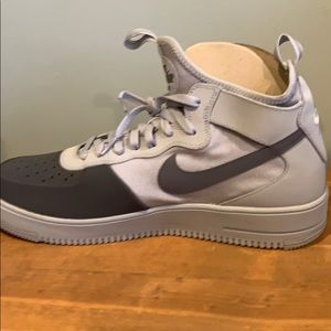 AF1 UltraForce Mid Tech